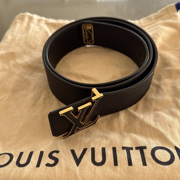 LOUIS VUITTON
x NBA Embossed Monogram LV Initials Reversible Belt 90 36 Black - Picture 4 of 6